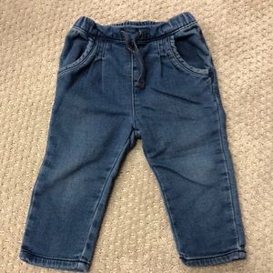 Oshkosh 12 month jeans.